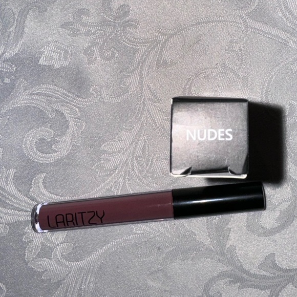 Laritzy Lip Gloss Brilliant ALevres - Nudes, NEW in Box - Picture 4 of 4